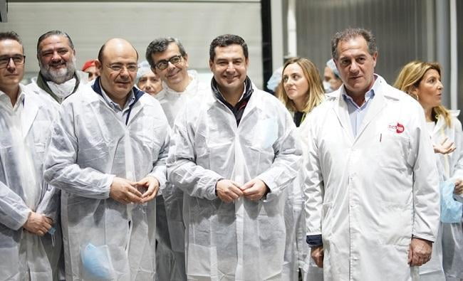 D. Juanma Moreno visita las Instalaciones De Nicopan
